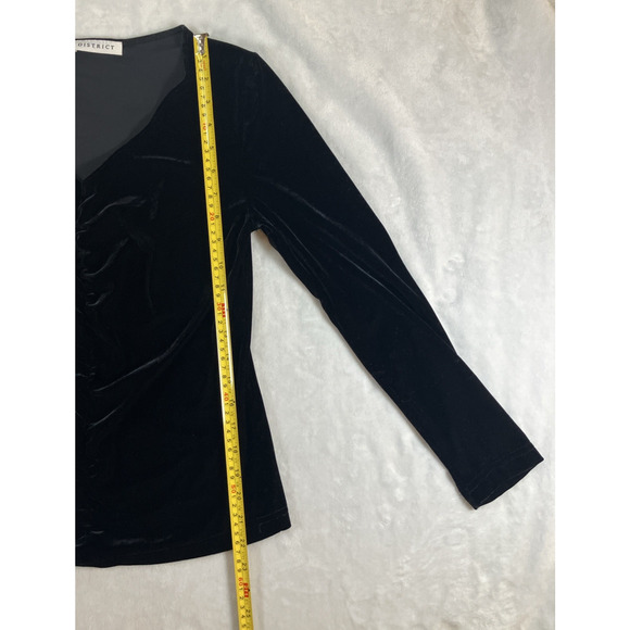 Black Velvet Long Sleeve Blouse Witchy Goth Vampire Whimsy V-Neck Pleated Medium - Picture 6 of 9